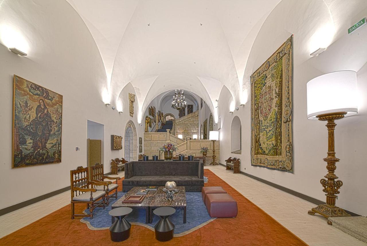 Parador De Turismo De León Eksteriør billede The interior of the synagogue