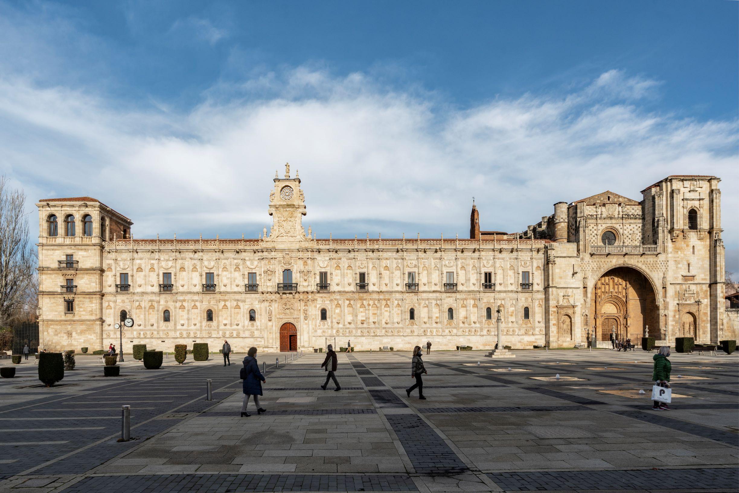 Parador De Turismo De León Eksteriør billede The University of Salamanca